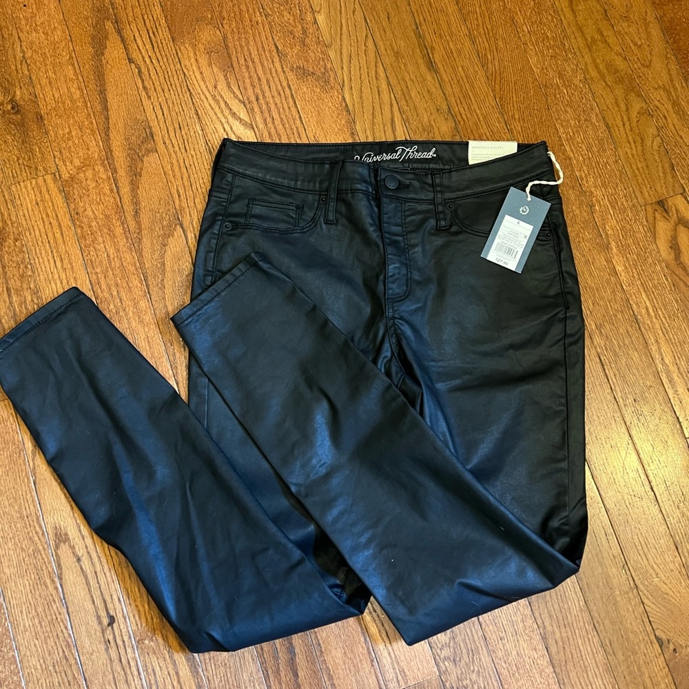 Black super soft size 6 NWT